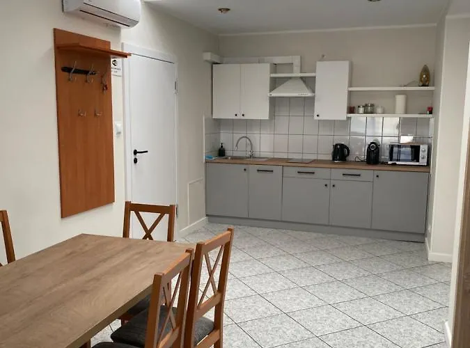 Rodzinne Zdrojowe * 쿠도바-즈루이